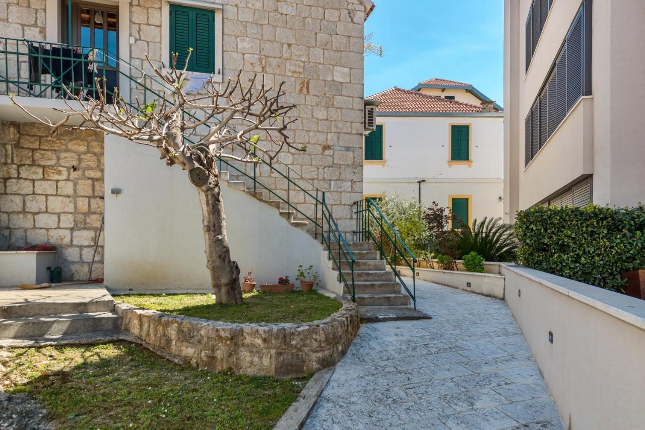 Funky Donkey Apartment Split Exterior photo
